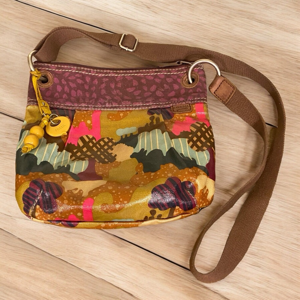 FOSSIL Calypso Crossbody Bag Coated Canvas Key Per Purse Purple Multi Color